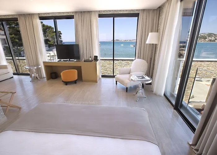 Hotel La Farandole 4*