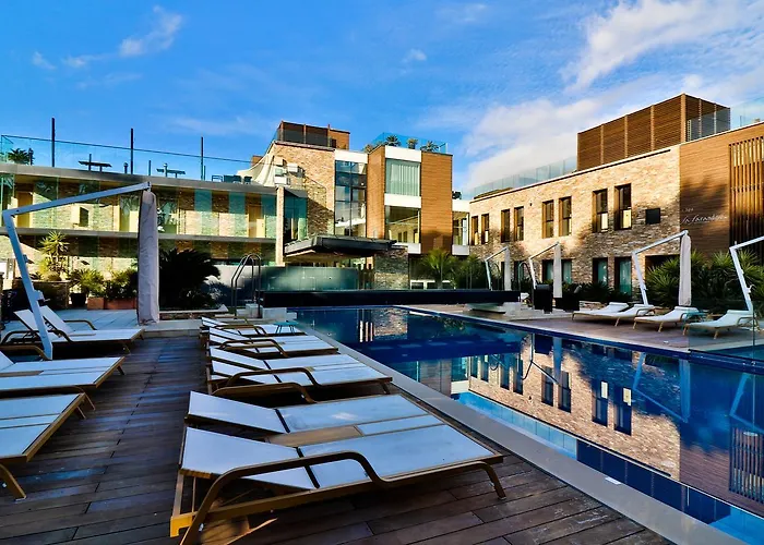 فندق La Farandole 4*